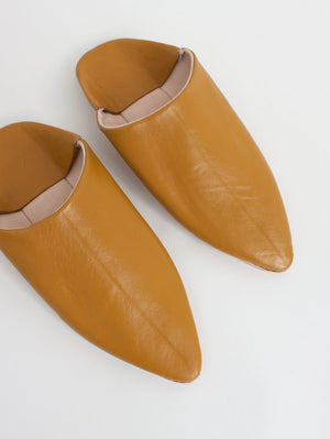 Babouches pointues en cuir moutarde fait main