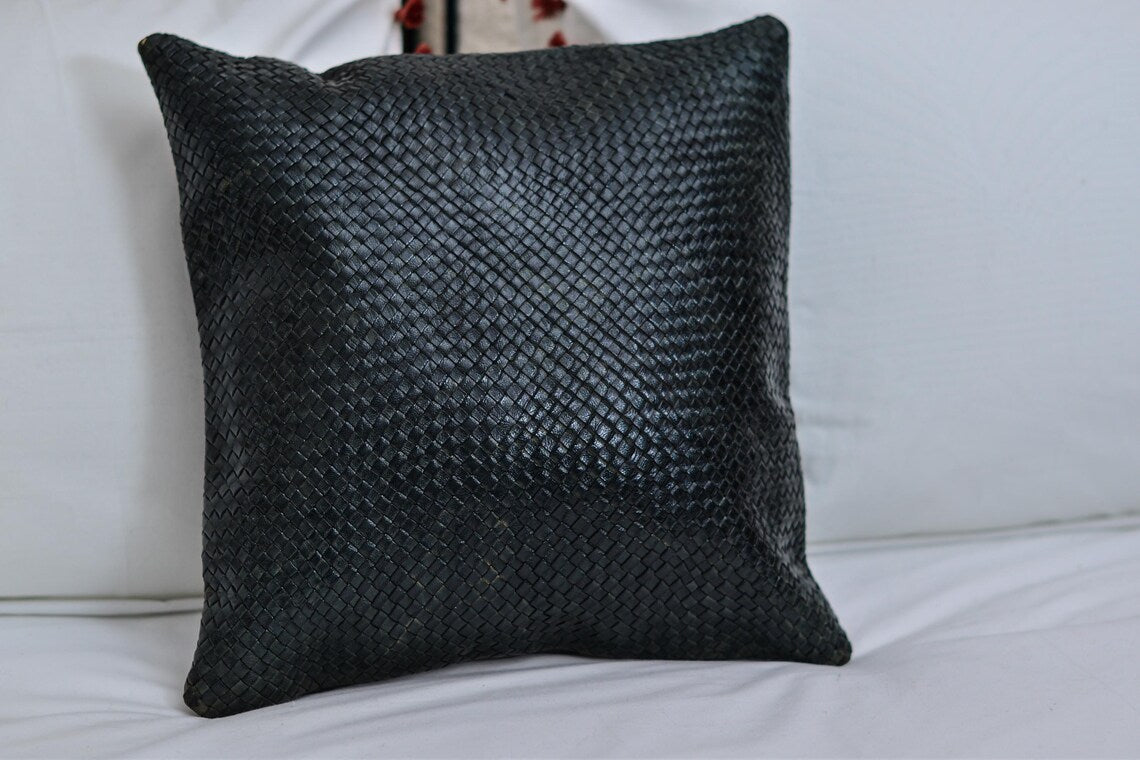 Coussin en 100% cuir noir