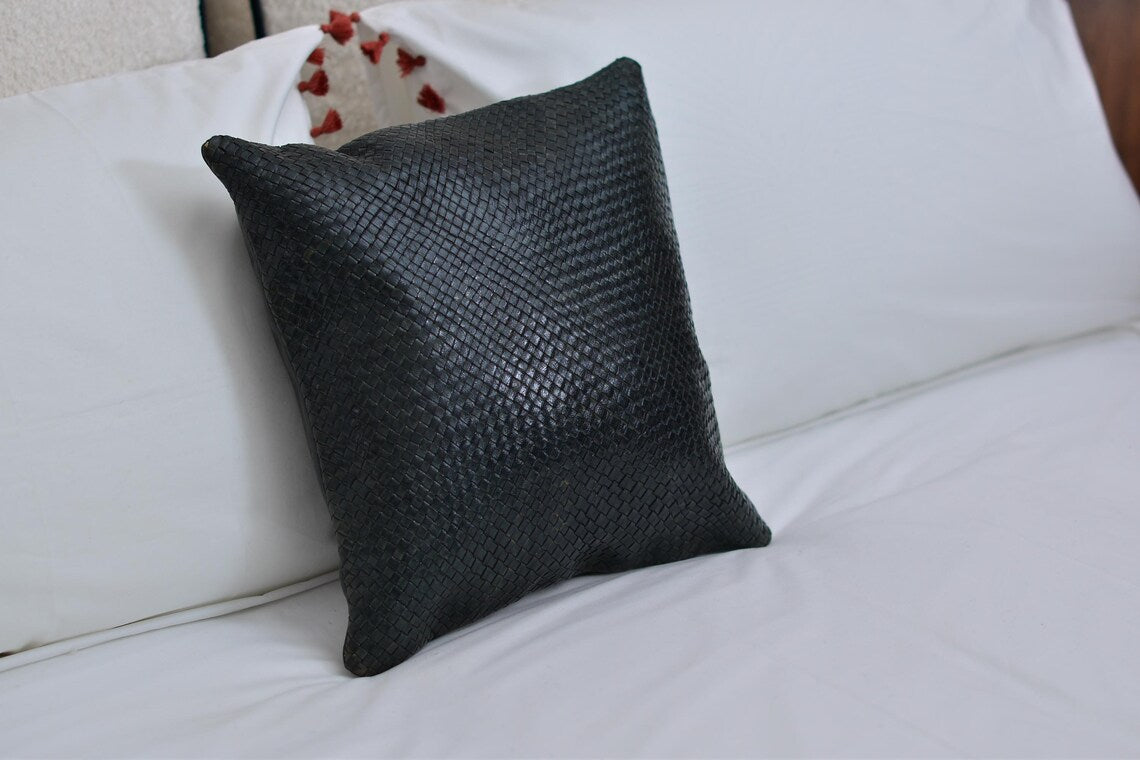 Coussin pour lit en cuir noir fait main