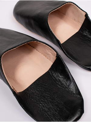 babouche en cuir noir souple fait main
