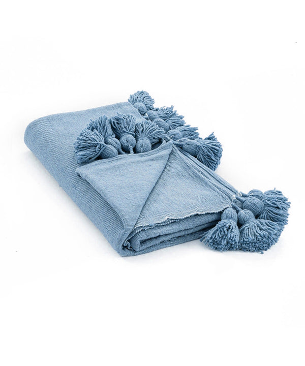 Plaid en laine à pompons bleu fait main