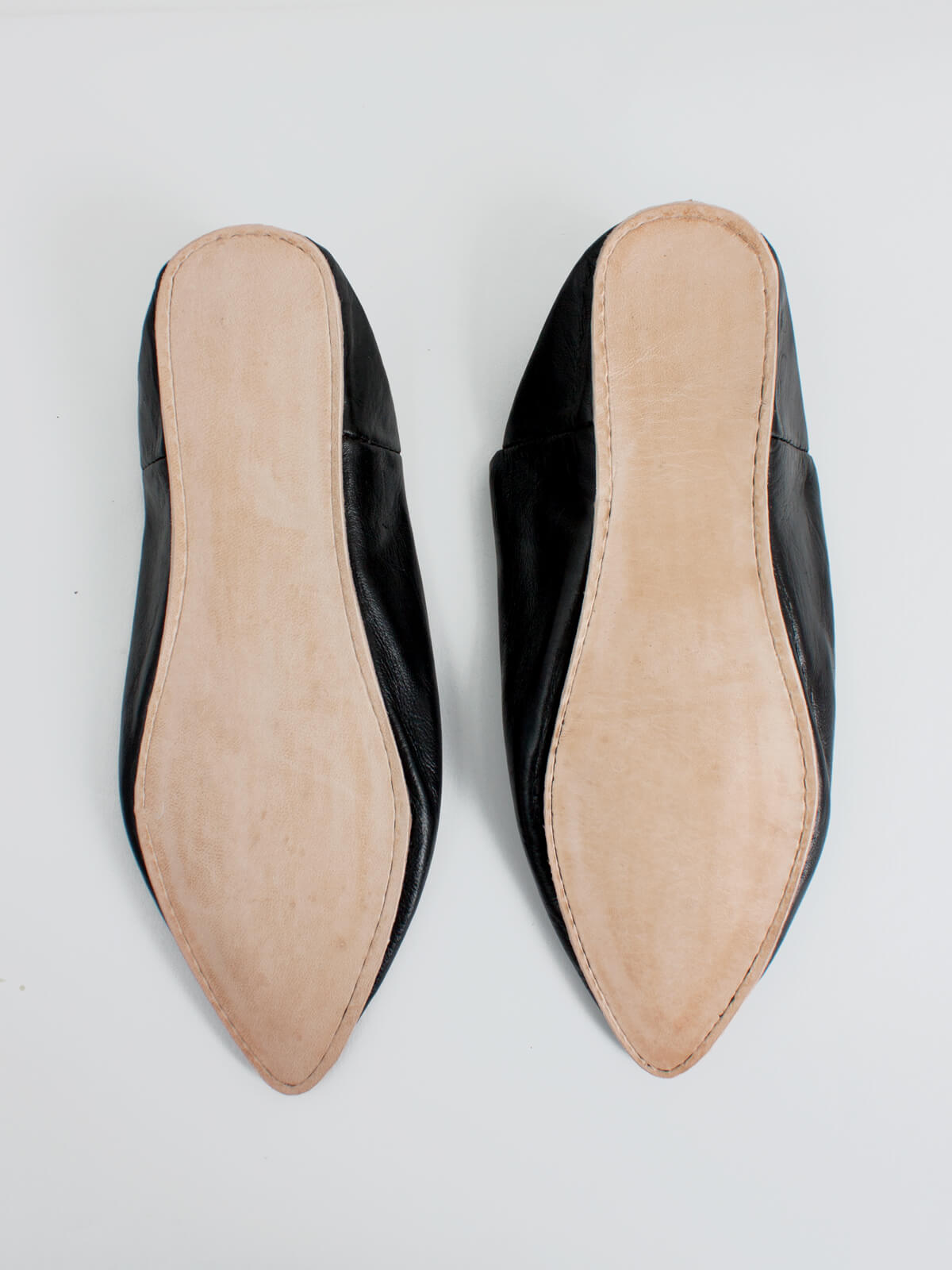 Semelle babouches pointues en cuir noir pour hommes